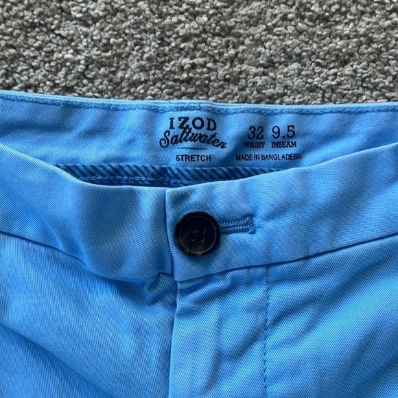 Men’s Izod Shorts - 32" Waist - Picture 2 of 3